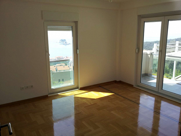 Apartment with sea view in Petrovac